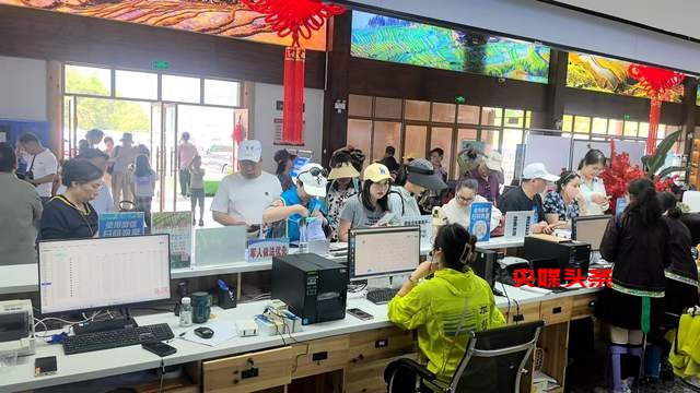 2025年“五一”黄金周:从江县变身欢乐海洋,民俗文化与自然风光引爆旅游热潮