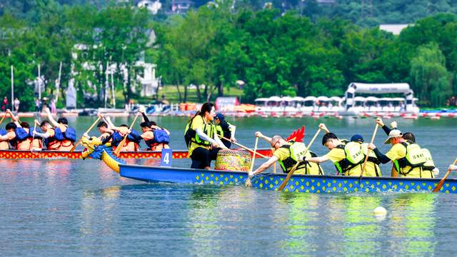 杭州湘湖龙舟赛圆满落幕,端午市集与水上运动嗨翻天!