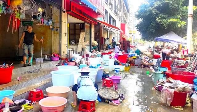 爱心直通车驶向榕江:贵阳人民用行动诠释大爱无疆