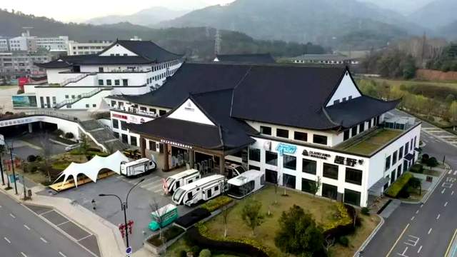 尼泊尔旅游局代表团考察中国露营供应链 推动旅游产业升级