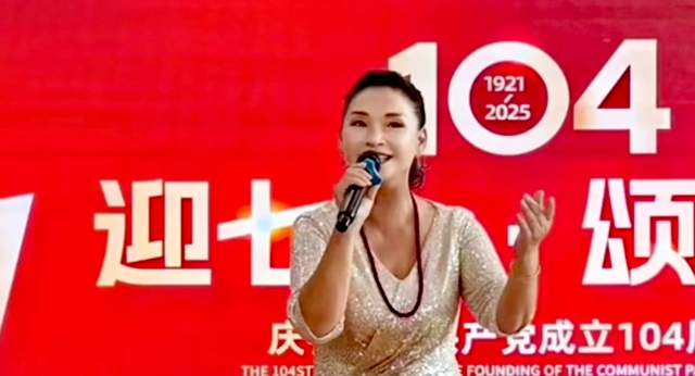 从音乐学院到世界舞台:李艳琴的音乐追梦记