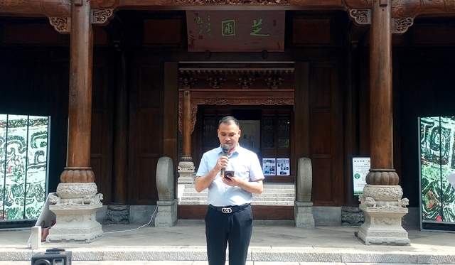 非遗传承新篇章：贵阳学生颖拓展惊艳艺术圈