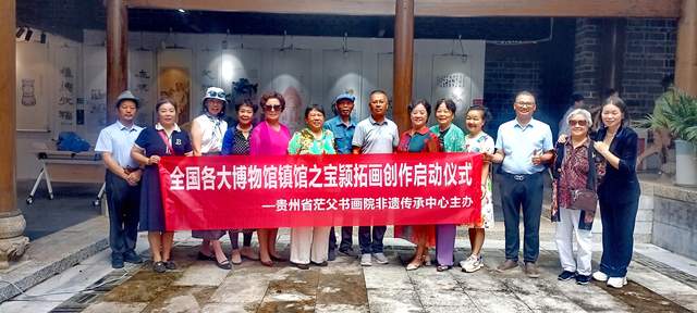 非遗传承新篇章：贵阳学生颖拓展惊艳艺术圈