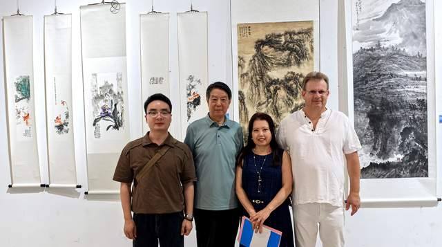 艺术无国界!中法名家画作联展今日在烟台美术馆开展