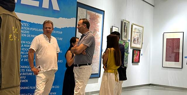 艺术无国界!中法名家画作联展今日在烟台美术馆开展